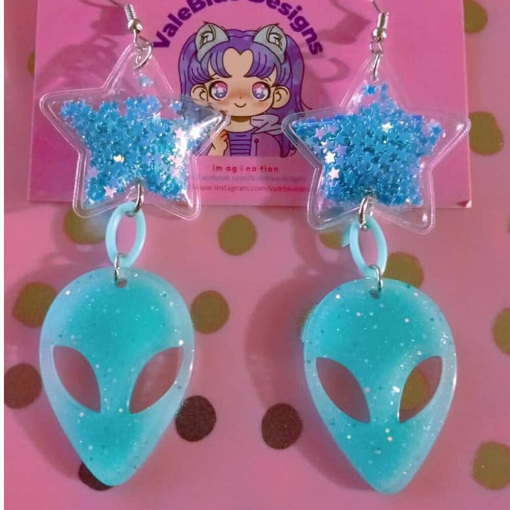 blue alien star shaker earrings